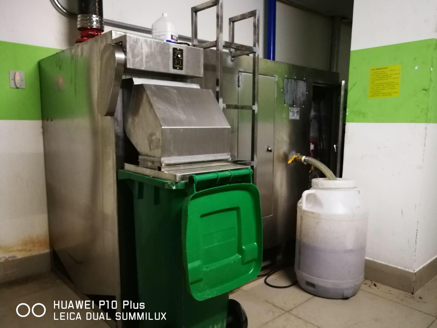 綠森自動除渣式油水分離器